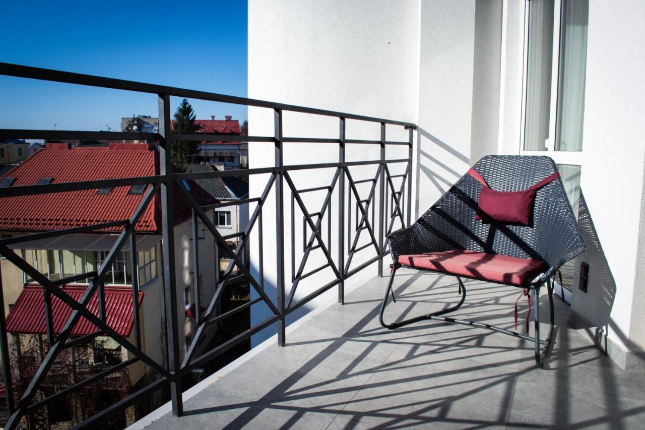 Kostjukowski Brand-New Apart-Hotel Lviv Exterior photo