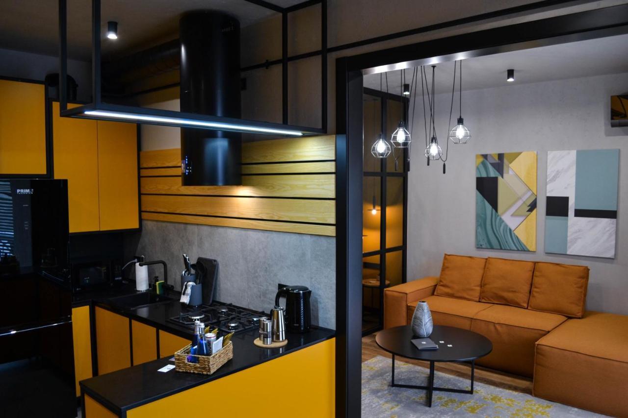 Kostjukowski Brand-New Apart-Hotel Lviv Exterior photo